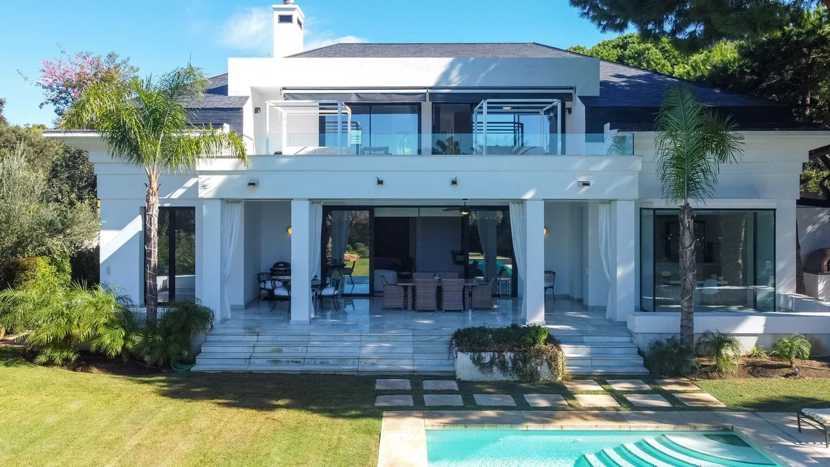4-Bedroom Villa in Las Chapas 2