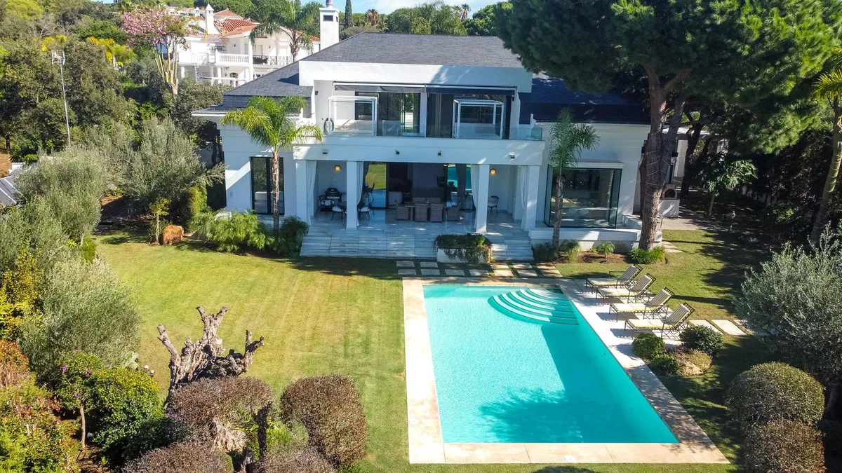 4-Bedroom Villa in Las Chapas 3