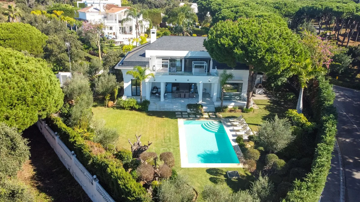 4-Bedroom Villa in Las Chapas 4