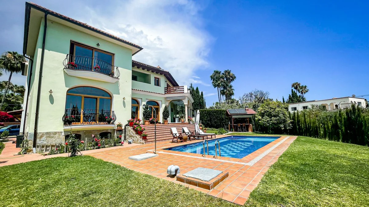 6-Bedroom Villa in El Rosario 2