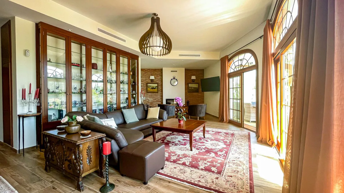 6-Bedroom Villa in El Rosario 5