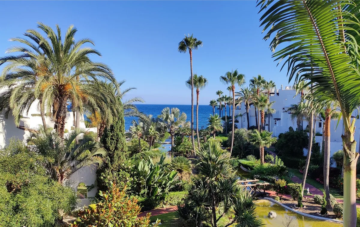 3-Bedroom Apartment in Puerto Banús 2