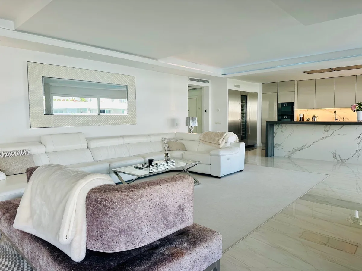 6-Bedroom Apartment in Puerto Banús Main