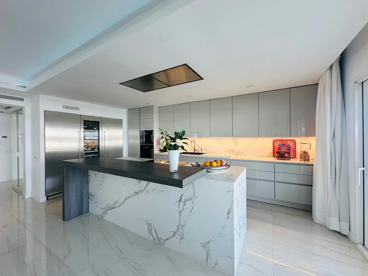 6-Bedroom Apartment in Puerto Banús 3