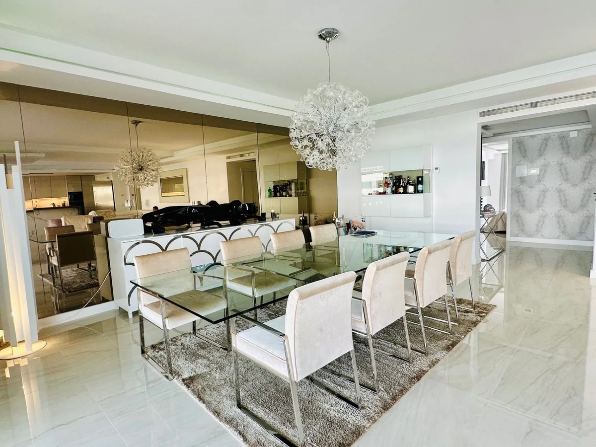 6-Bedroom Apartment in Puerto Banús 4