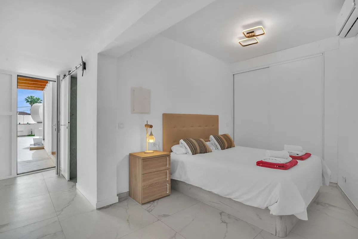6-Bedroom Villa in Nueva Andalucía 2