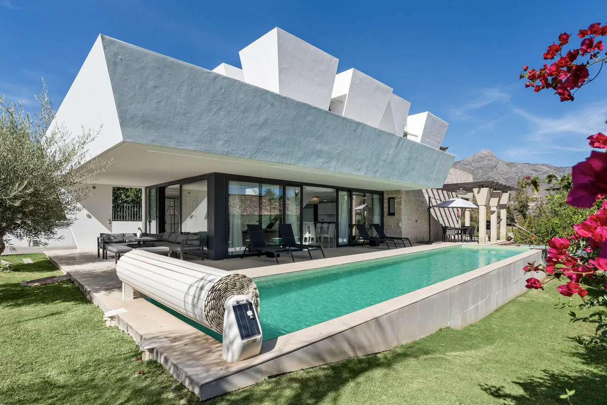 5-Bedroom Villa in Nueva Andalucía Main