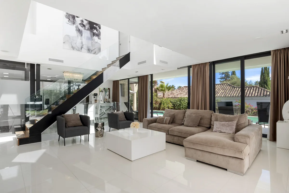 5-Bedroom Villa in Nueva Andalucía 3