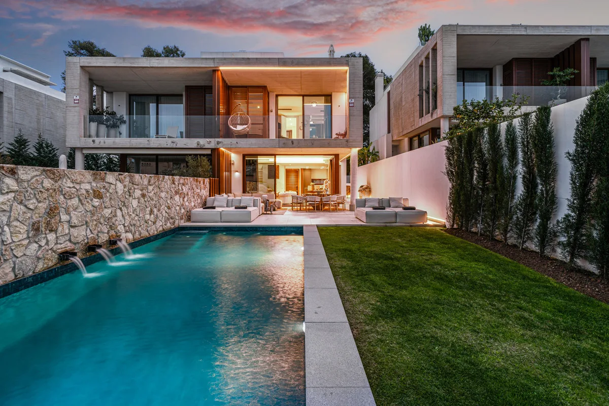 4-Bedroom Villa in The Golden Mile — The Golden Mile