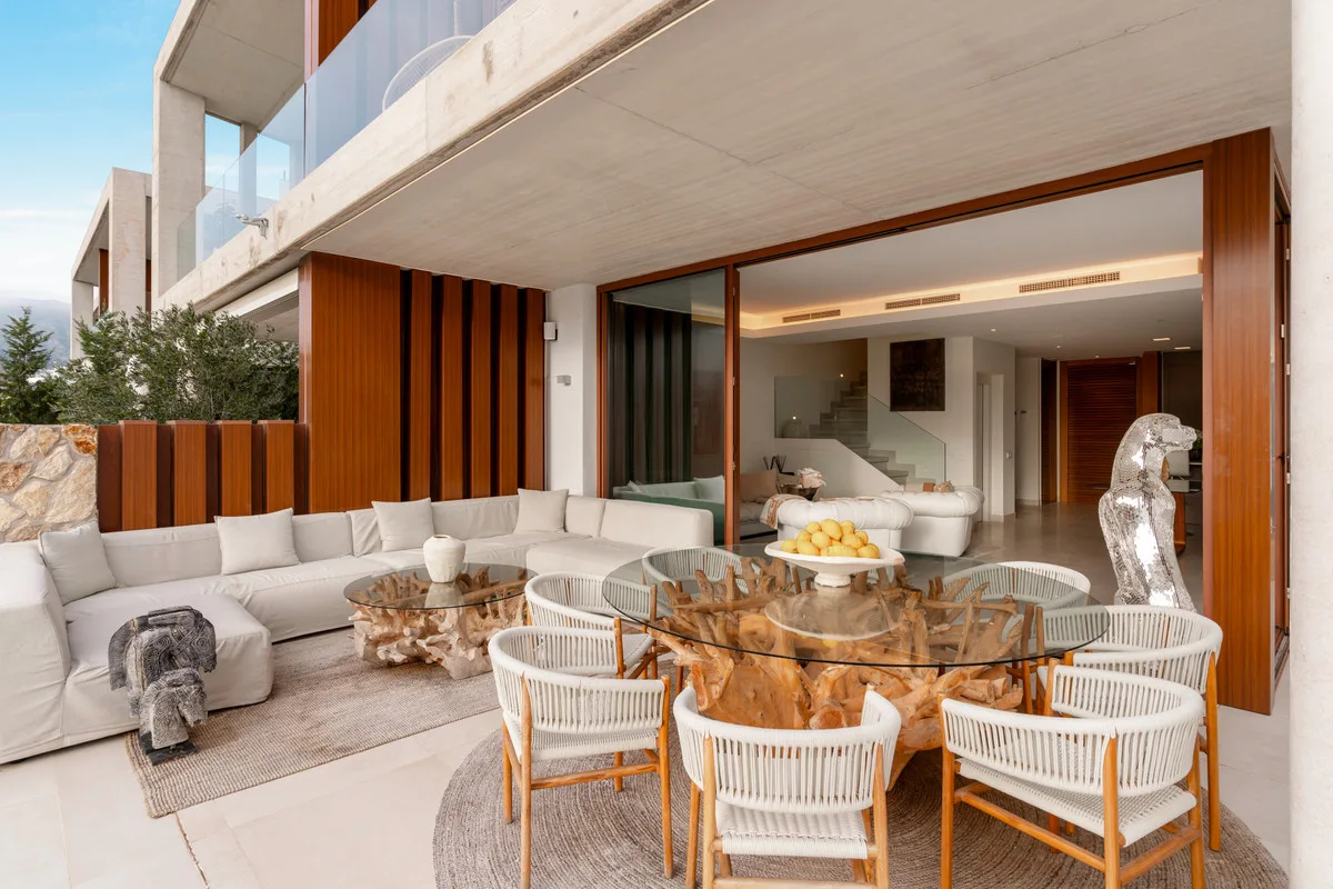 4-Bedroom Villa in The Golden Mile 3