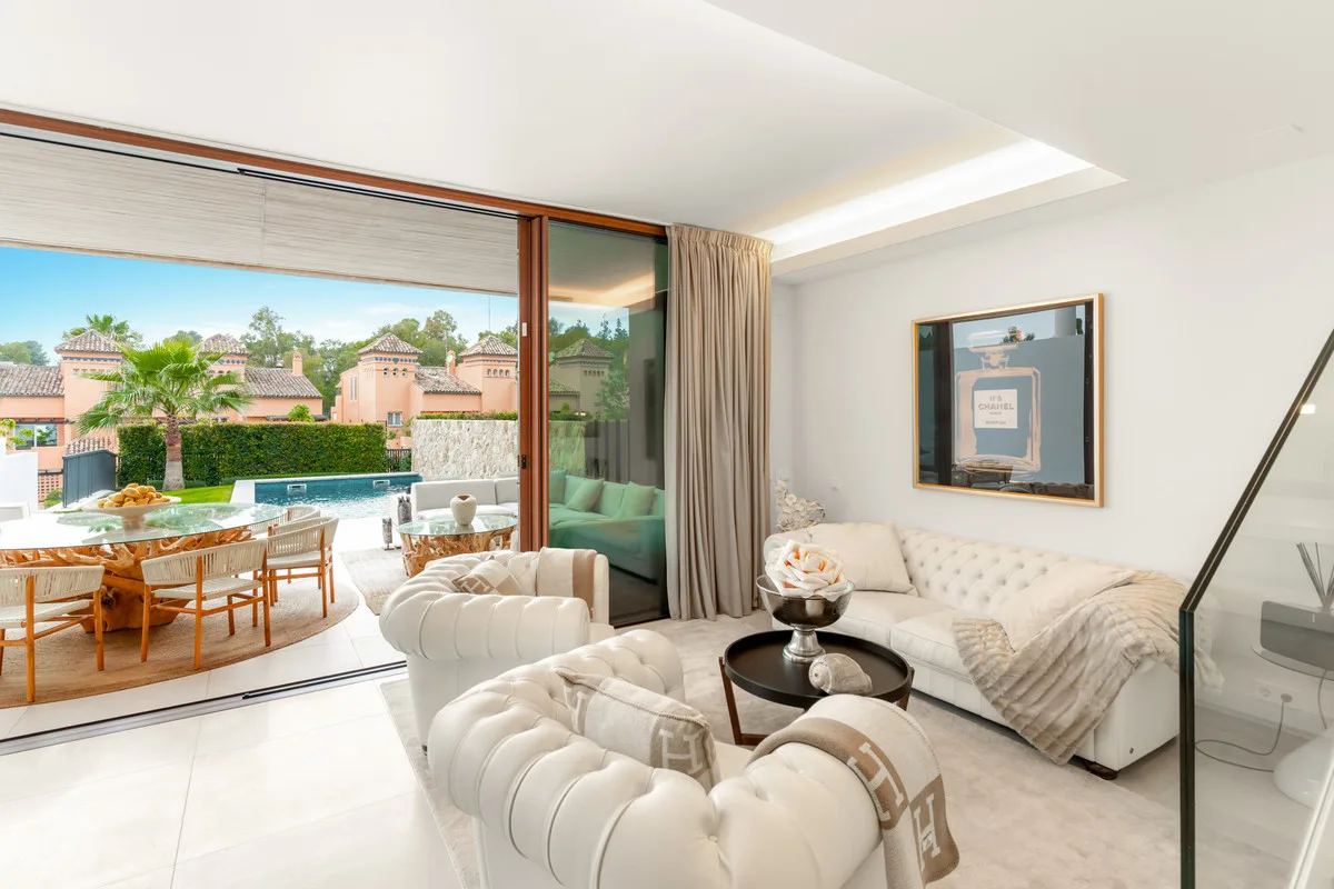 4-Bedroom Villa in The Golden Mile 5
