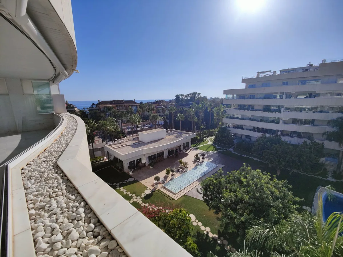 3-Bedroom Apartment in Marbella — Marbella