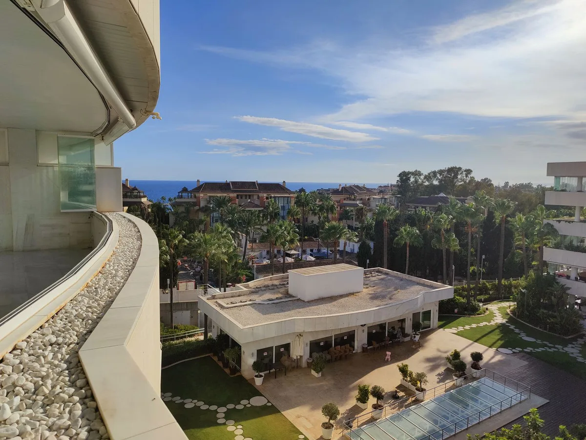 3-Bedroom Apartment in Marbella 2