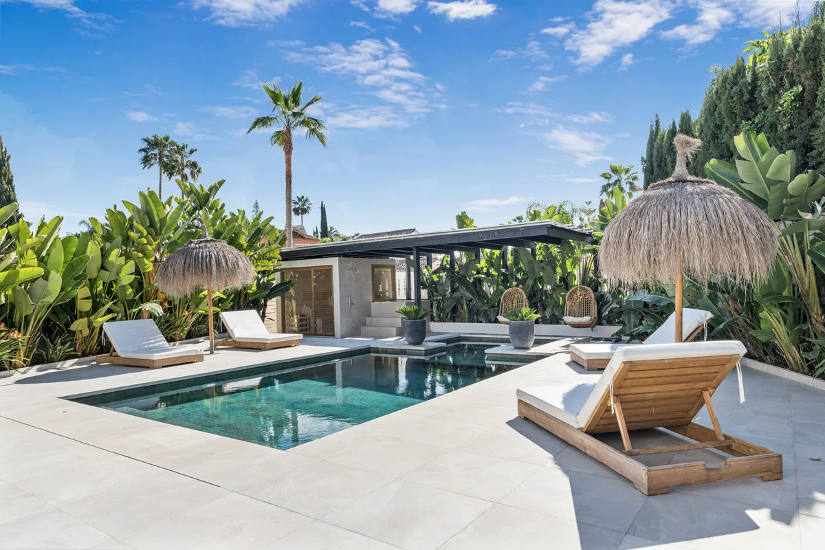 6-Bedroom Villa in Nueva Andalucía 2