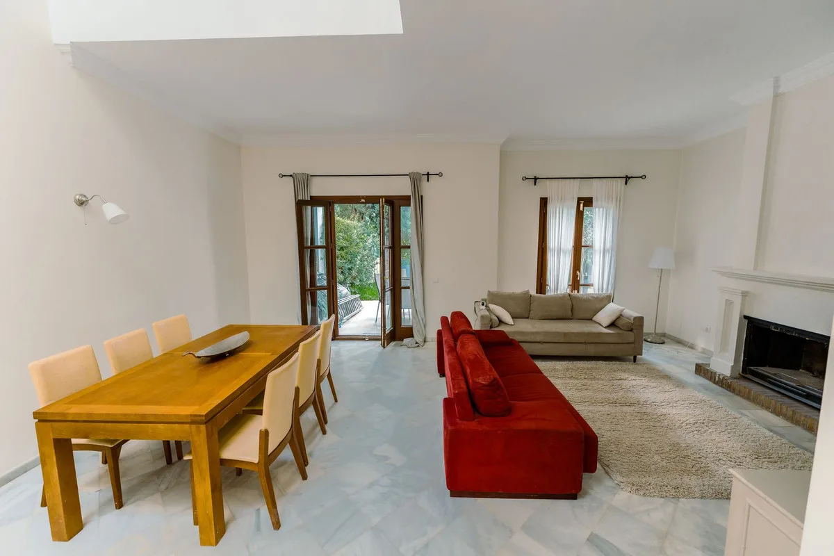 Long-Term Rental 1 year contract 2