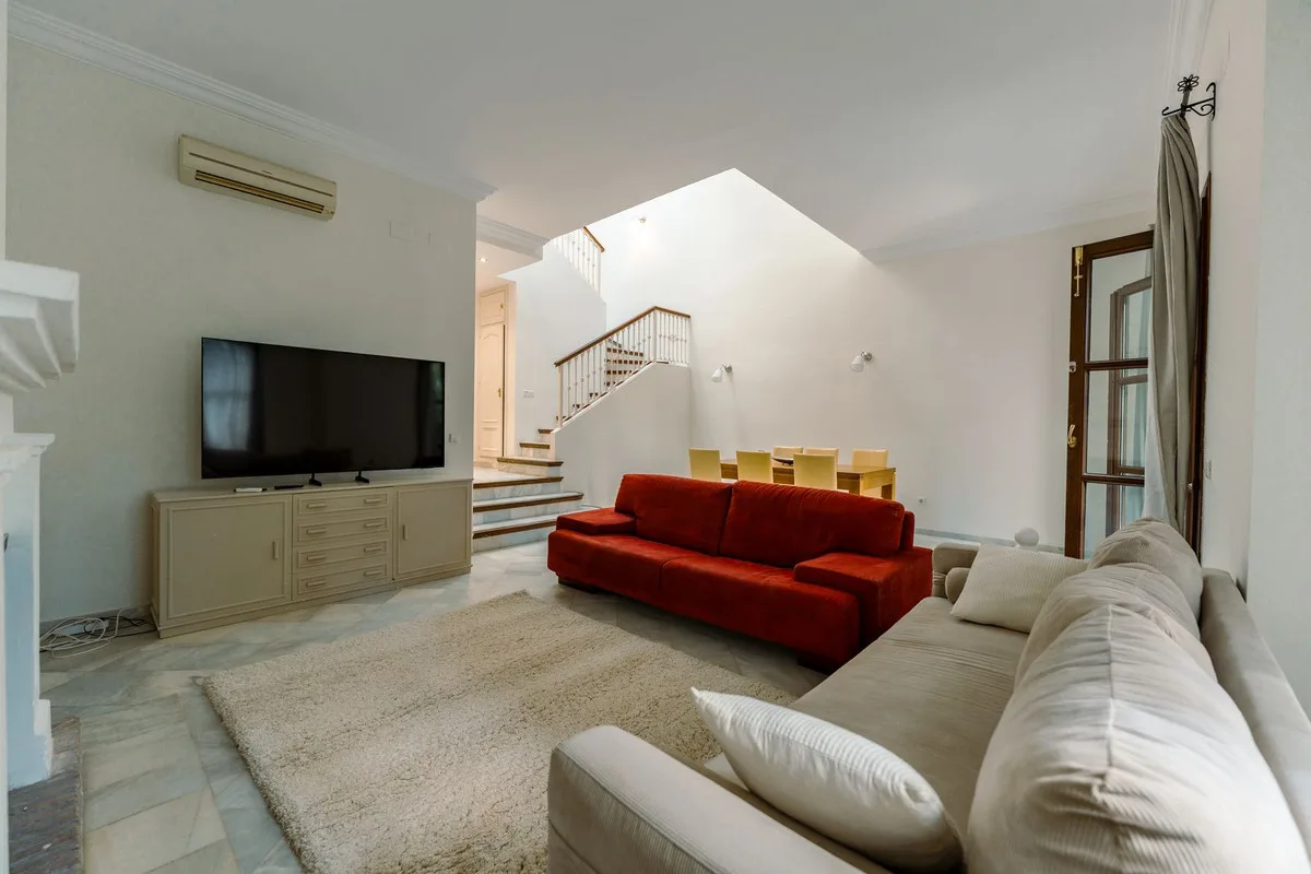 Long-Term Rental 1 year contract 3