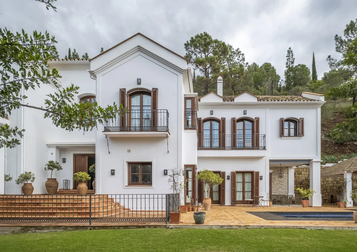 6-Bedroom Villa in El Madroñal — El Madroñal