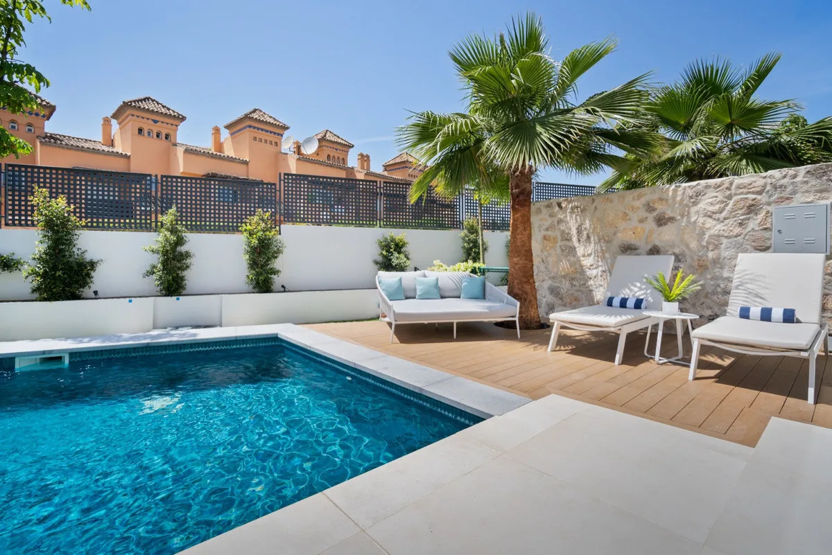 4-Bedroom Villa in The Golden Mile 2