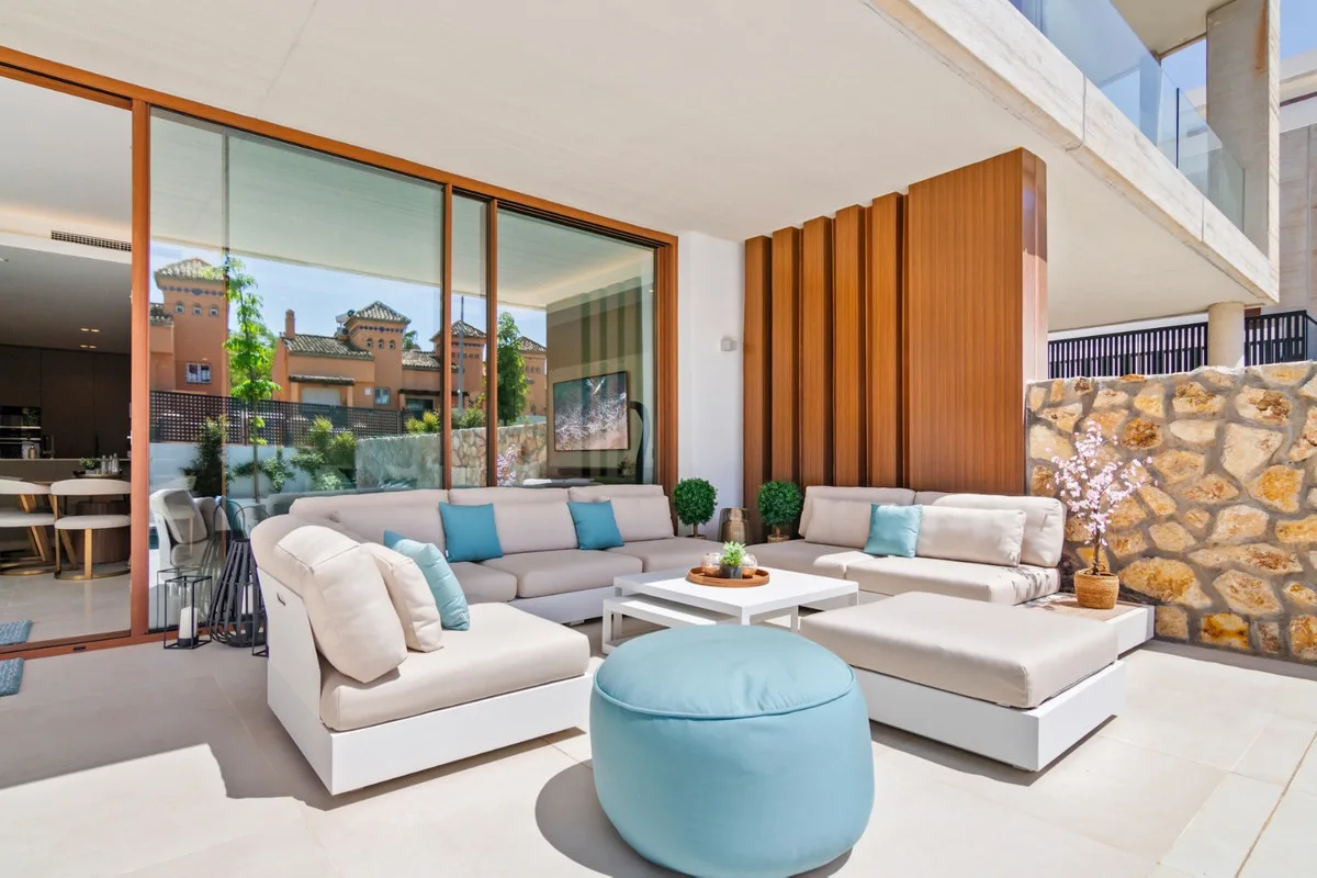 4-Bedroom Villa in The Golden Mile 5
