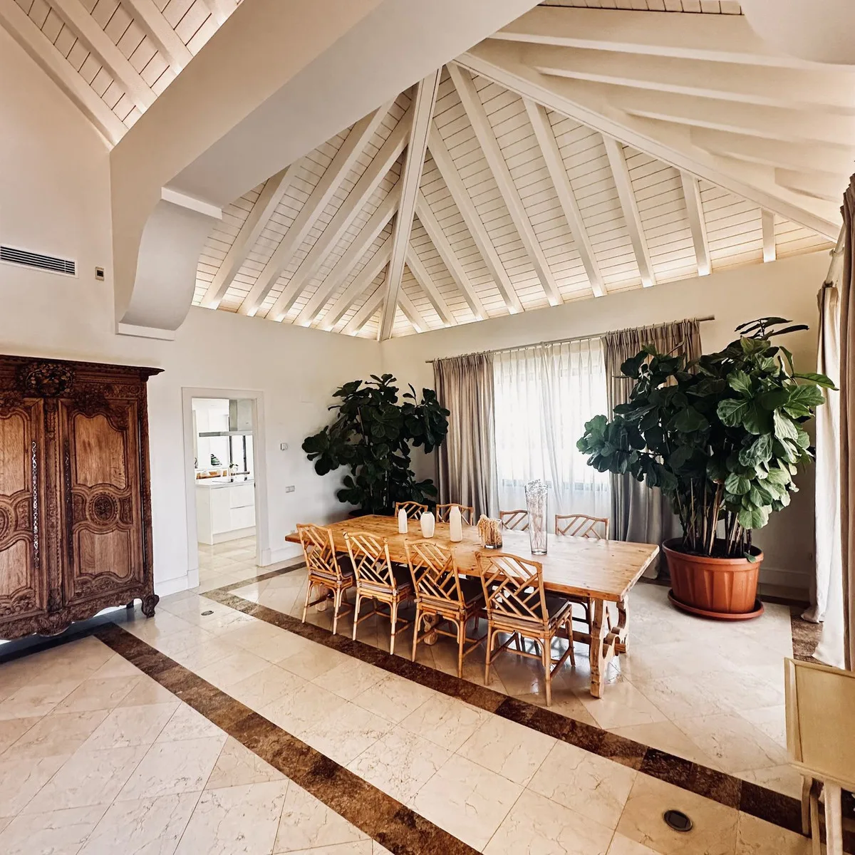 5-Bedroom Villa in The Golden Mile 2