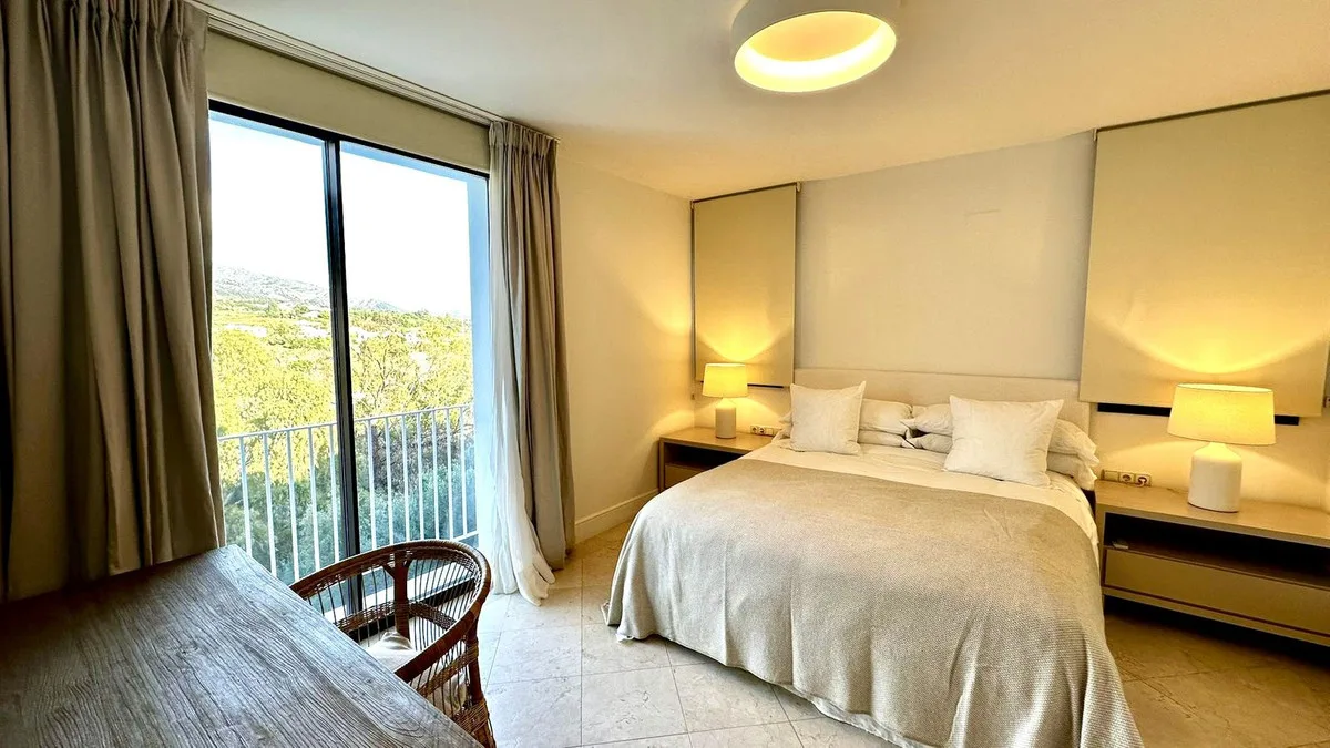 5-Bedroom Villa in The Golden Mile 5
