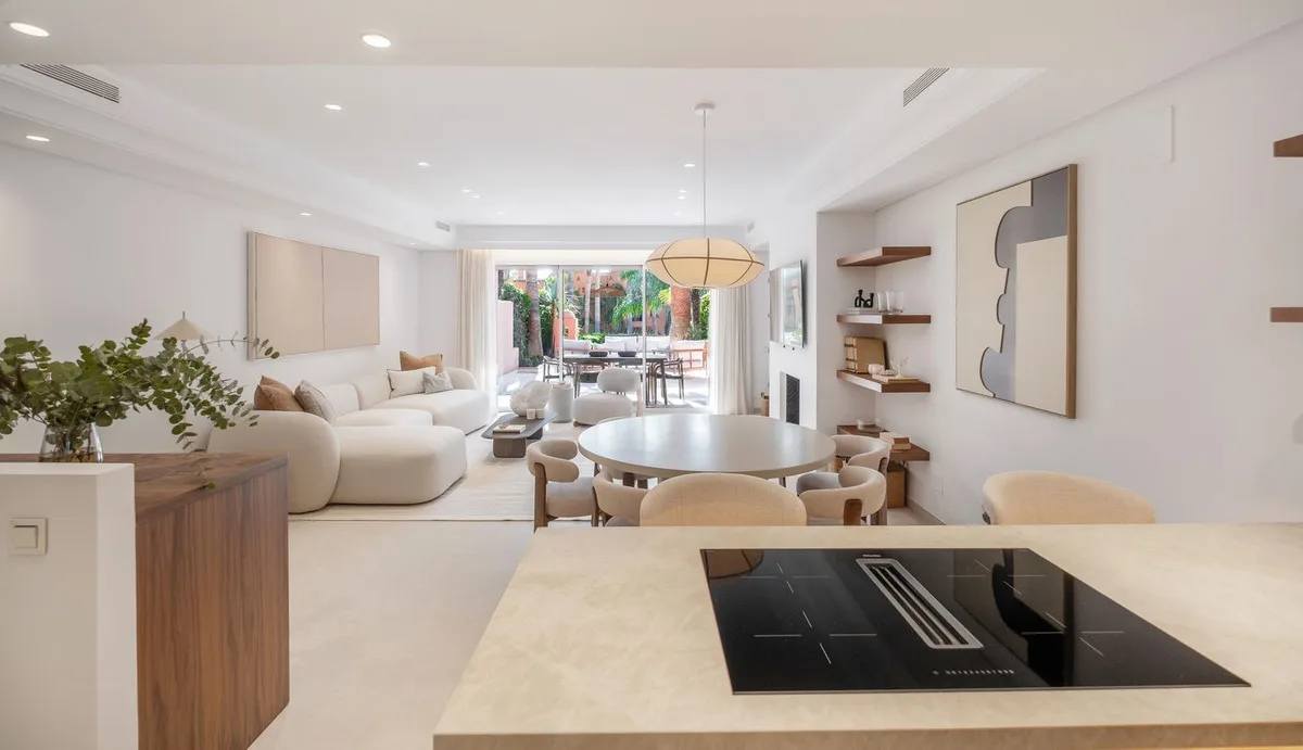 4-Bedroom Villa in The Golden Mile — The Golden Mile