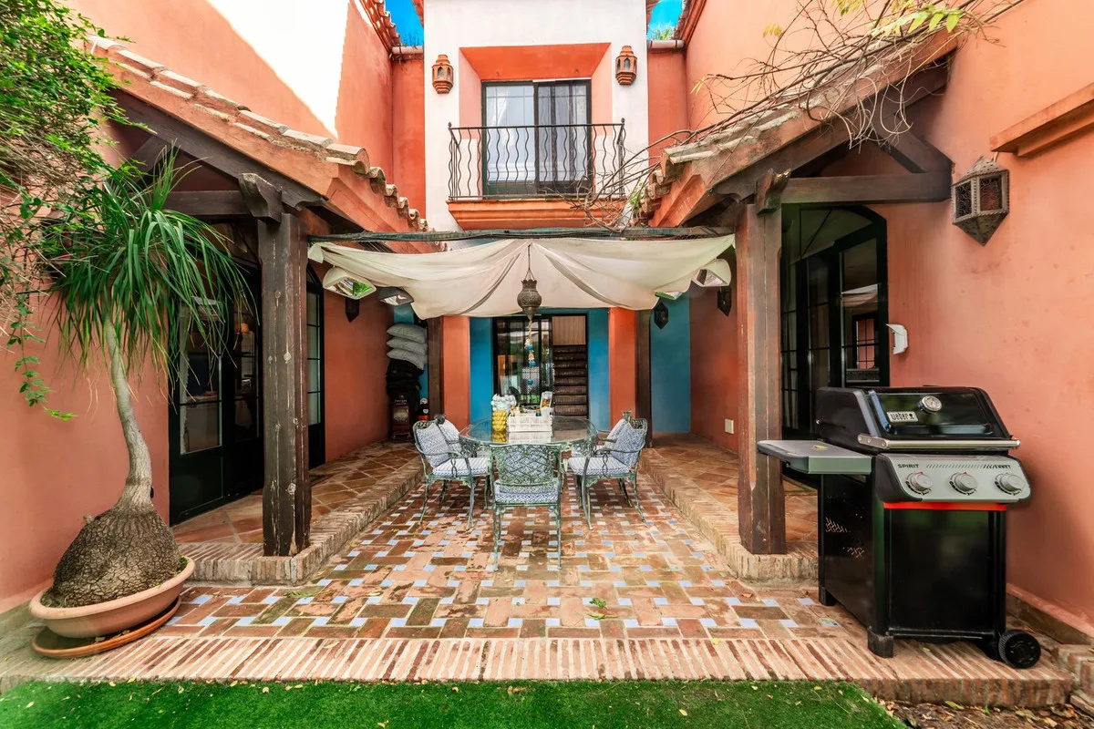 3-Bedroom Villa in Guadalmina Baja 5