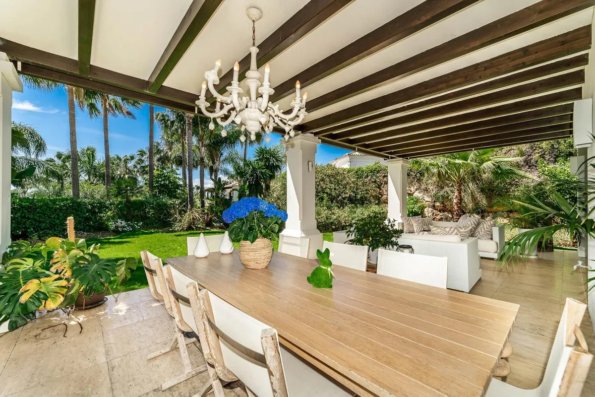 4-Bedroom Villa in The Golden Mile 3