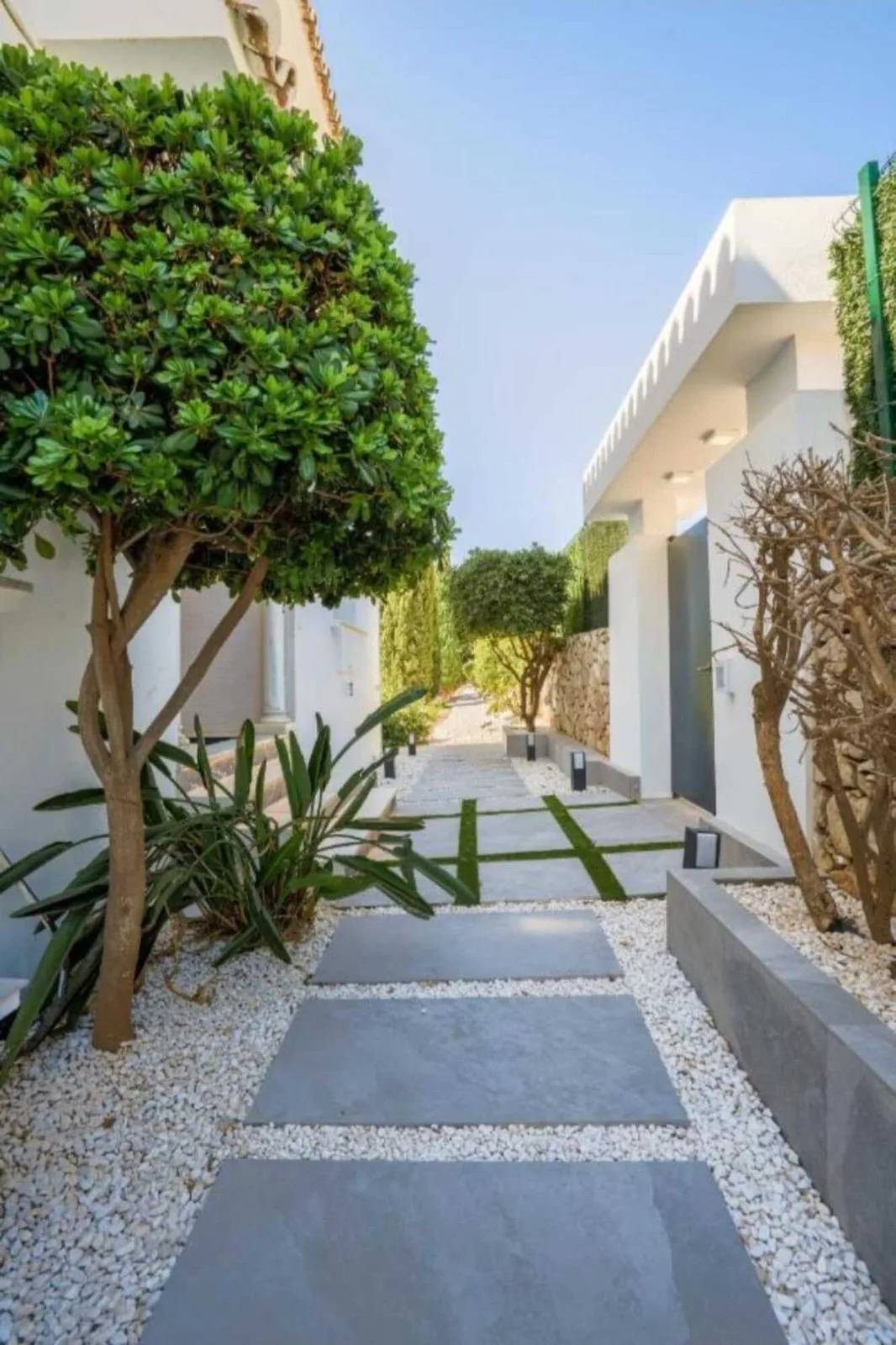 7-Bedroom Villa in Nueva Andalucía 3