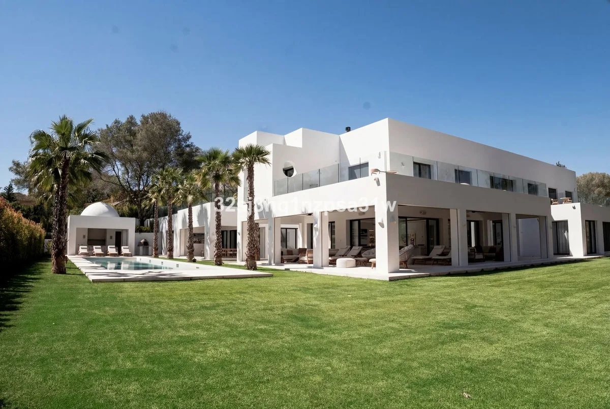 9-Bedroom Villa in Sotogrande Costa 3