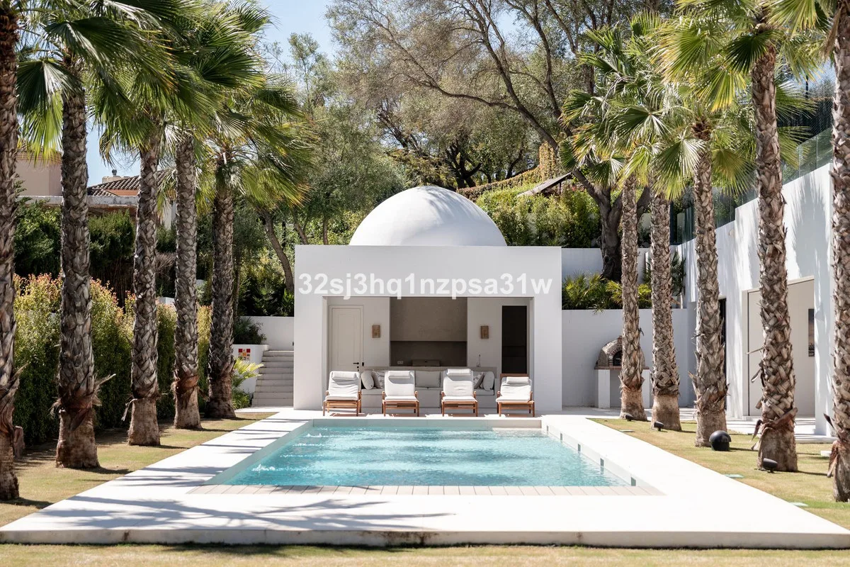 9-Bedroom Villa in Sotogrande Costa 4