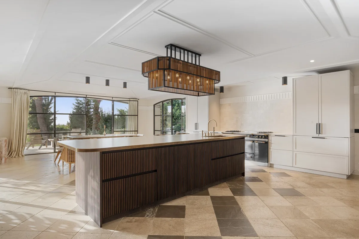 11-Bedroom Villa in The Golden Mile 3