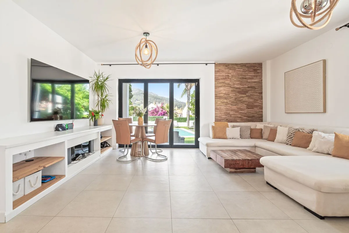 6-Bedroom Villa in Marbella 5