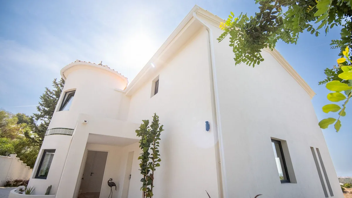 5-Bedroom Villa in Estepona 2