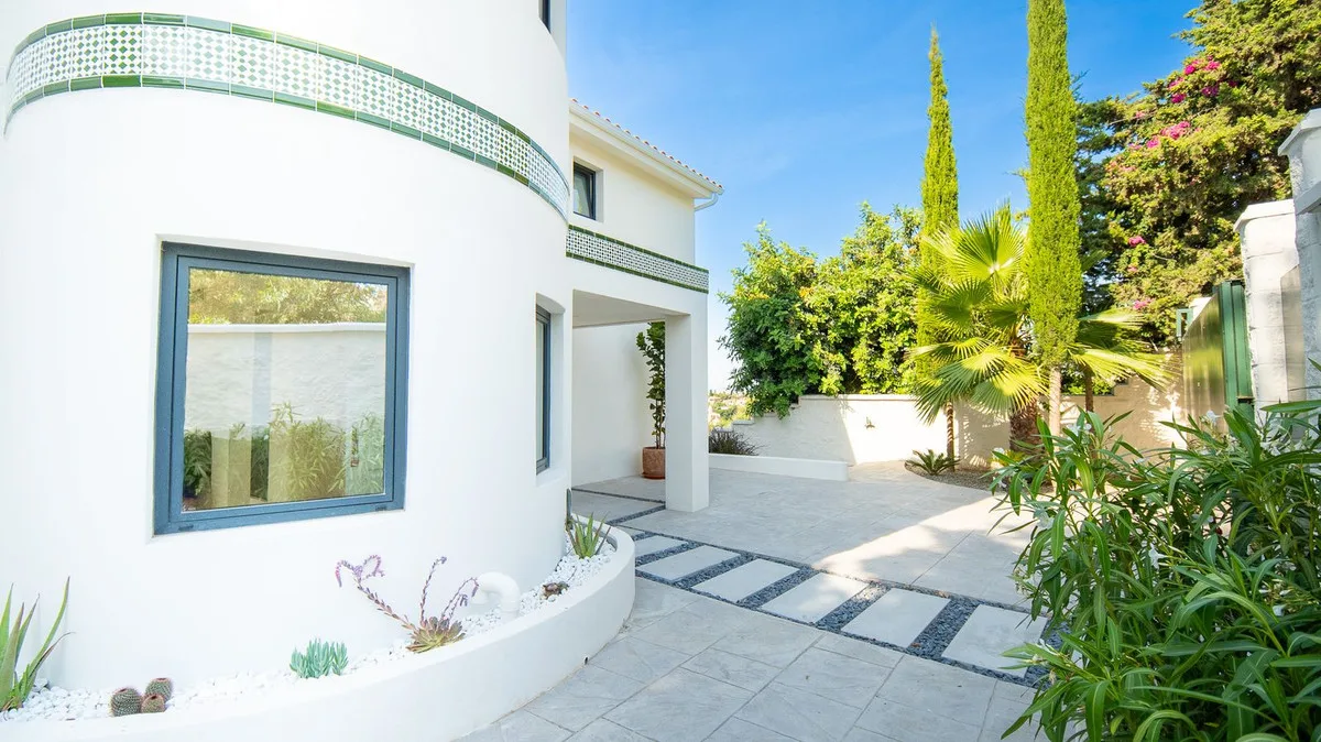 5-Bedroom Villa in Estepona 3