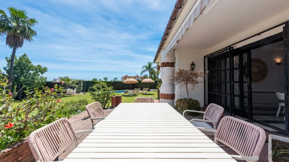 4-Bedroom Villa in Estepona 3