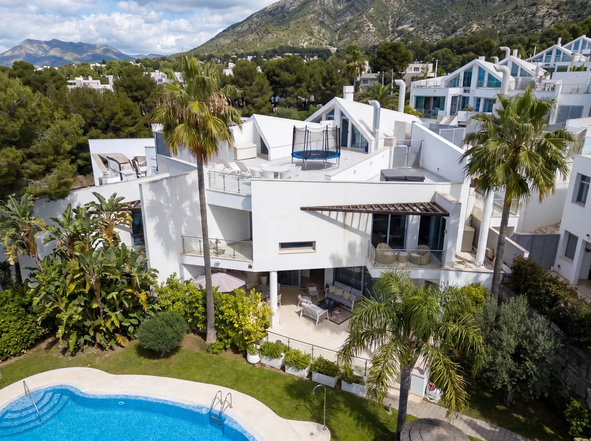 3-Bedroom Villa in The Golden Mile Main