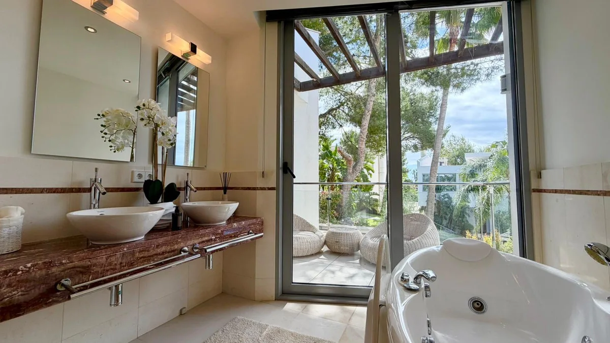 3-Bedroom Villa in The Golden Mile 3