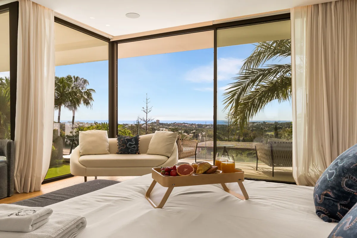 6-Bedroom Villa in Nueva Andalucía 4