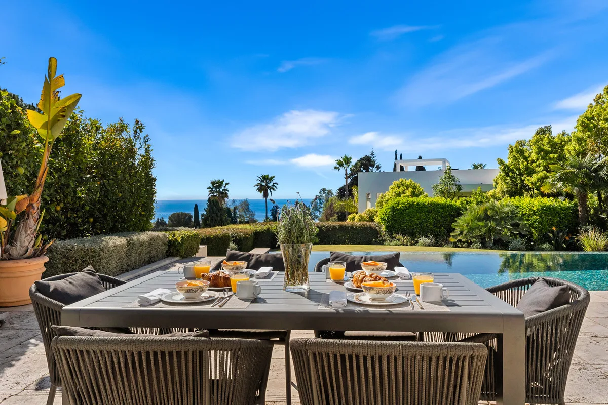 6-Bedroom Villa in The Golden Mile 3