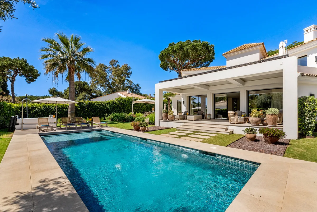 5-Bedroom Villa in Los Monteros 3