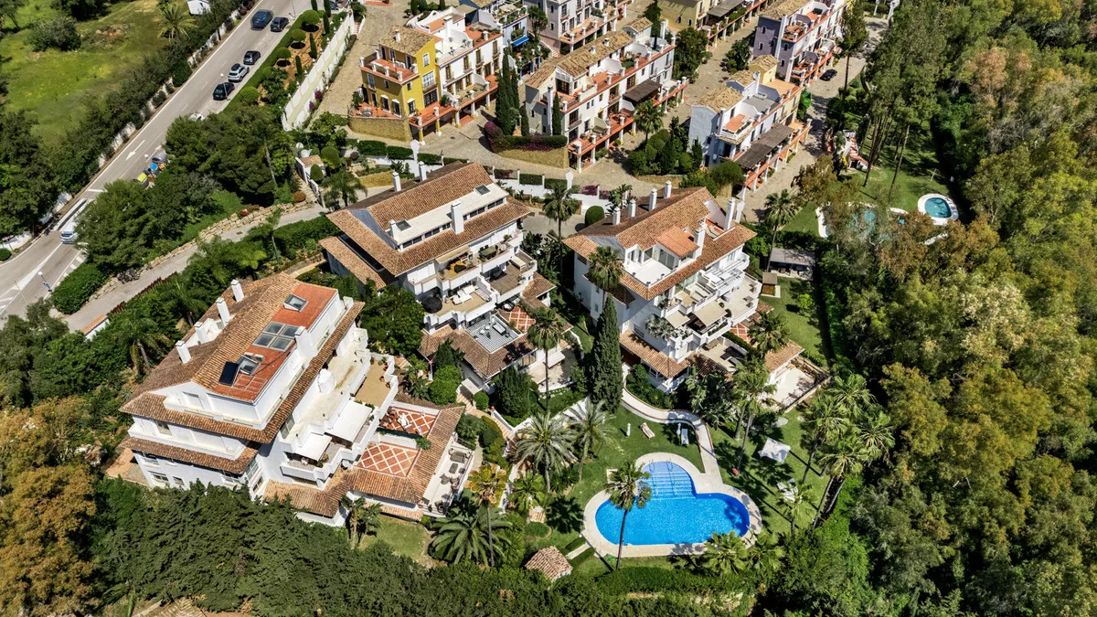 3-Bedroom Apartment in The Golden Mile 2