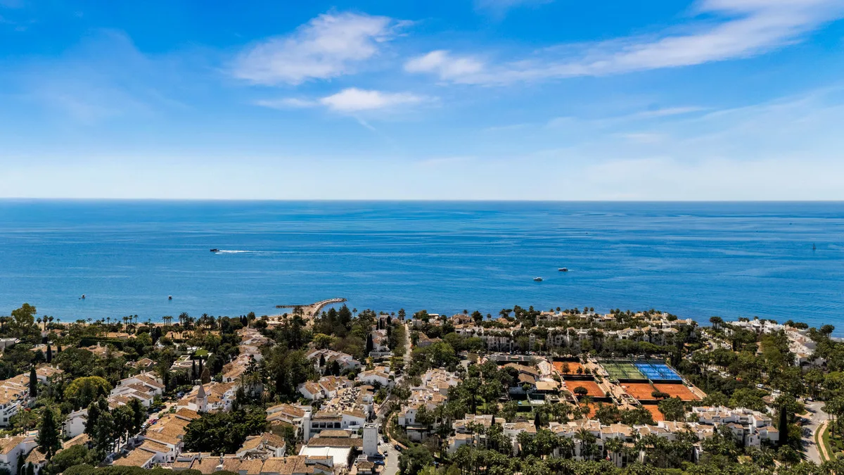 3-Bedroom Apartment in The Golden Mile 3