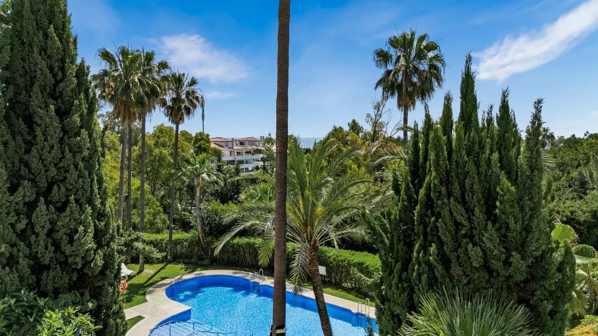 3-Bedroom Apartment in The Golden Mile 4
