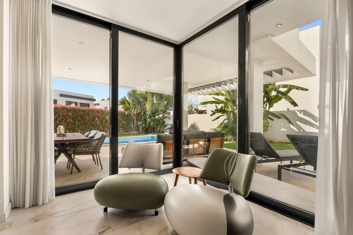 3-Bedroom Villa in New Golden Mile 5