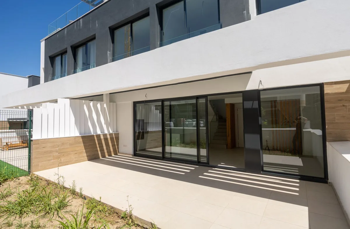 3-Bedroom Villa in El Paraiso 2