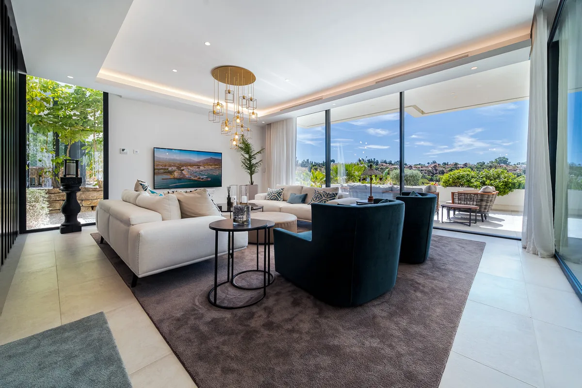 4-Bedroom Villa in Estepona 5
