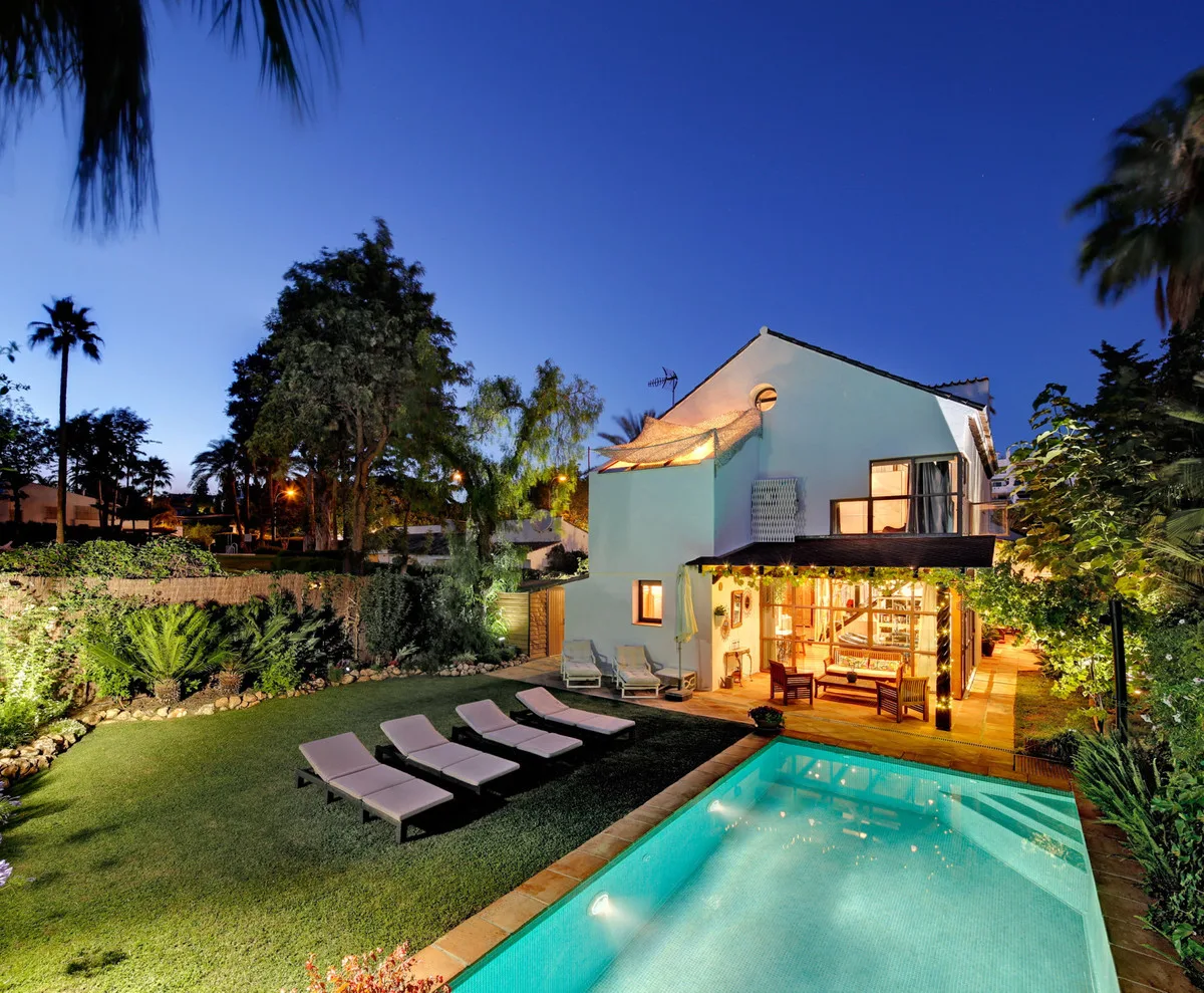 4-Bedroom Villa in Nueva Andalucía 3