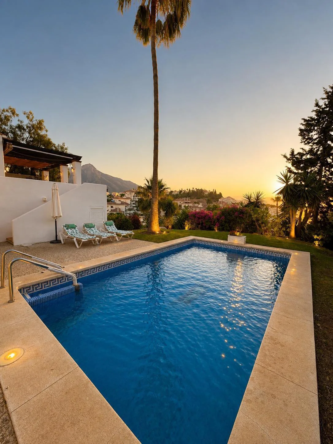 4-Bedroom Villa in Nueva Andalucía 2