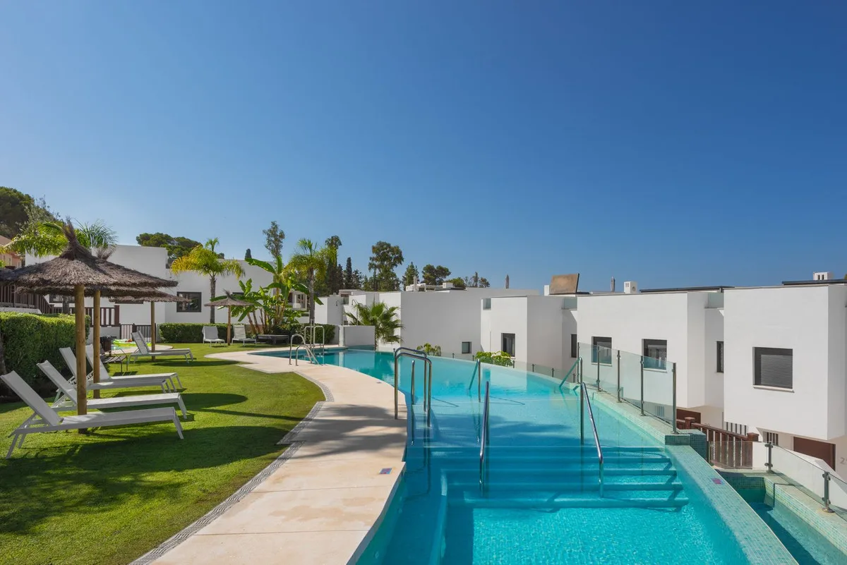 3-Bedroom Townhouse in The Golden Mile — The Golden Mile